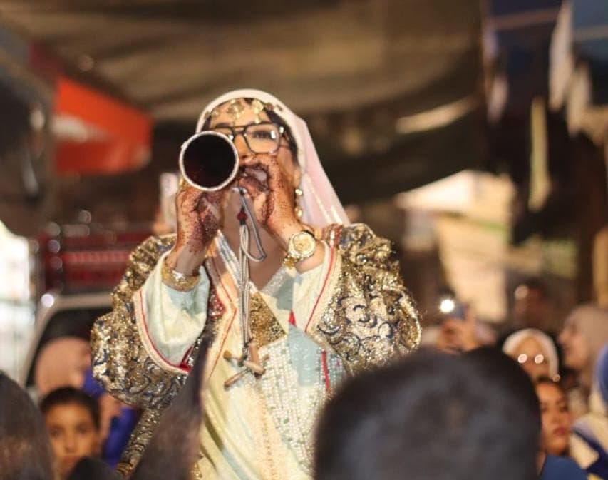 المقدمة نوال العبدلاوي تخلق الحدث في موسم الشيخ الكامل بمكناس